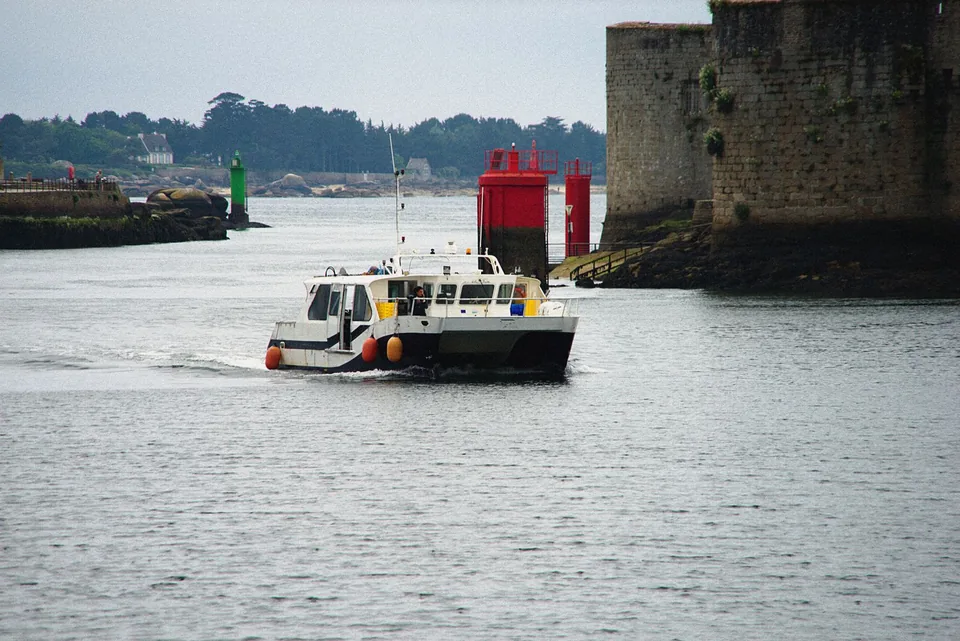 Entrée maritime de Concarneau et remparts de la Ville Close